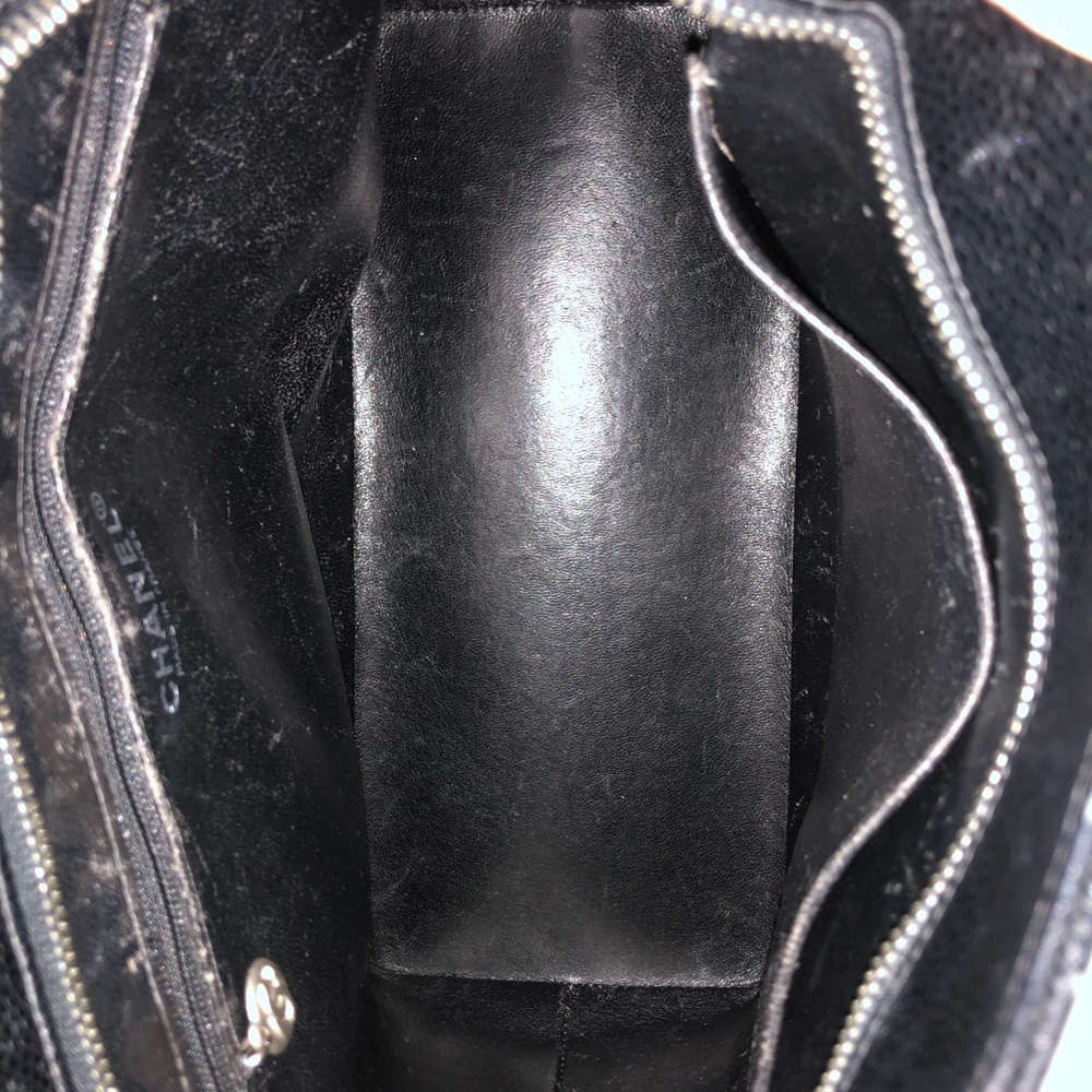 Chanel Caviar Medallion Tote - Picture 5 of 8